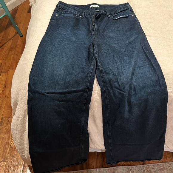 Good American Wide Leg Dark Jeans - Picture 2 of 3